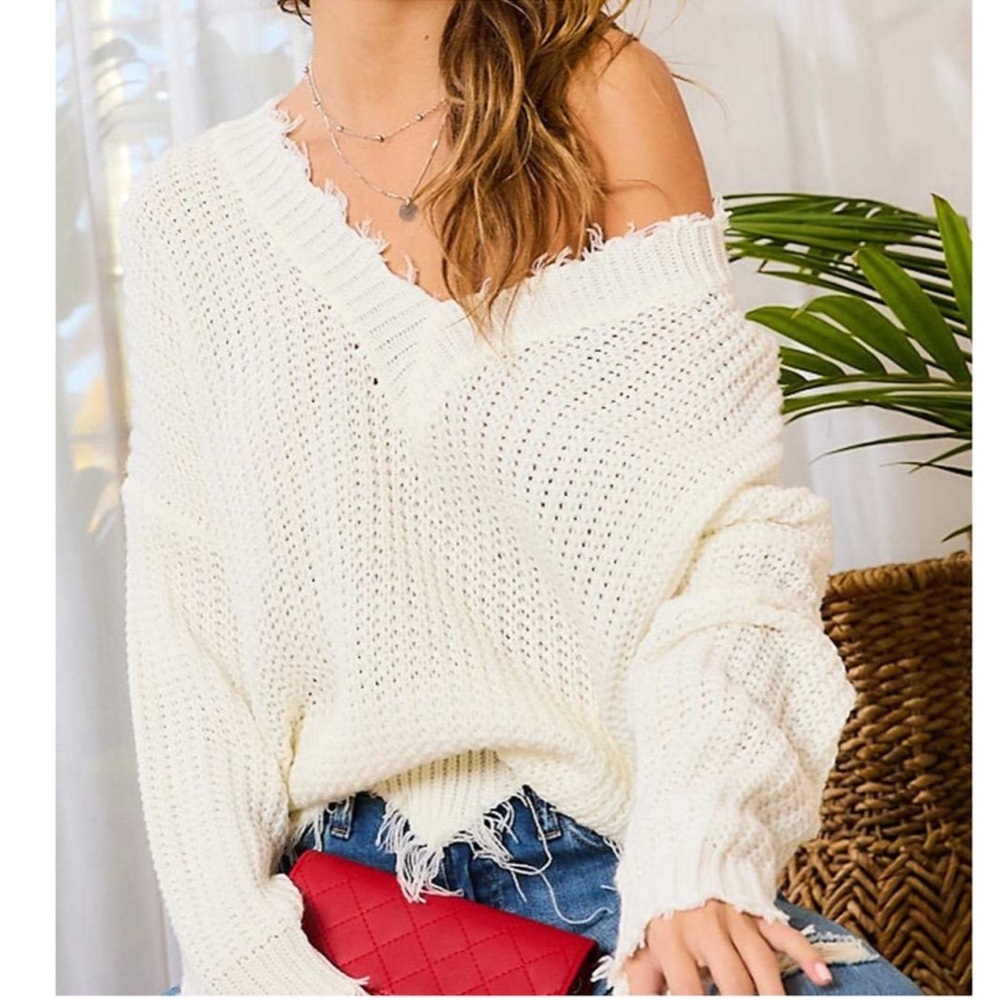 Main Strip V-Neck Frayed Sweater - Picture 6 of 9